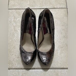 Sequenced Michael Kors pumps